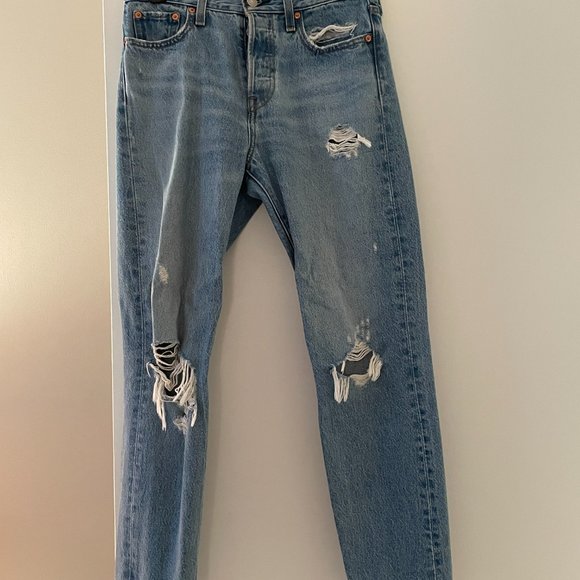 Levi's Wedgie Icon Fit Ripped Straight Leg Jeans - Picture 5 of 5
